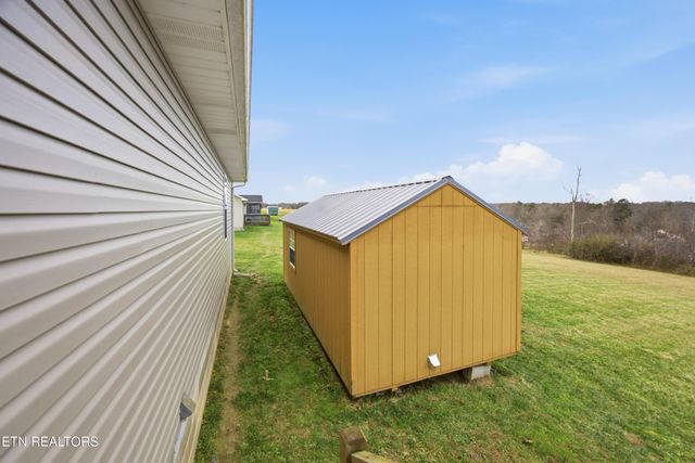 722 Williams Creek Rd, Oneida, TN 37841