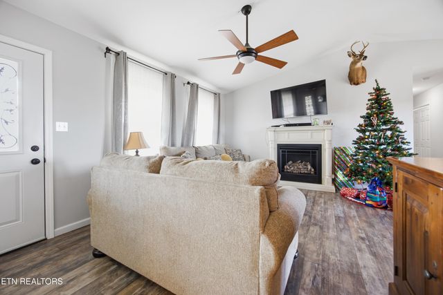 722 Williams Creek Rd, Oneida, TN 37841