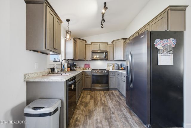 722 Williams Creek Rd, Oneida, TN 37841