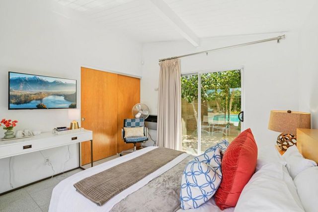 788 N Dry Falls Road, Palm Springs, CA 92262