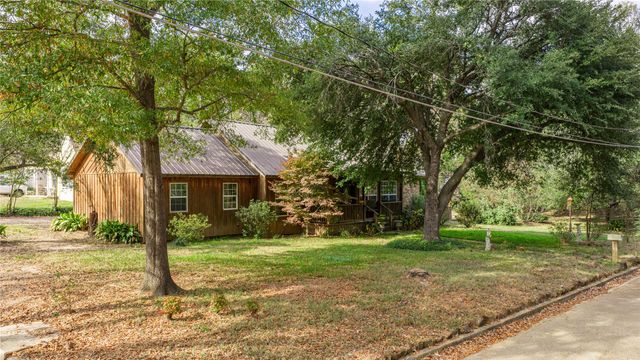 301 Thompson Street, Kilgore, TX 75662