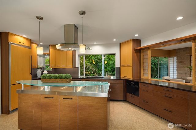 3704 48th Avenue NE, Seattle, WA 98105