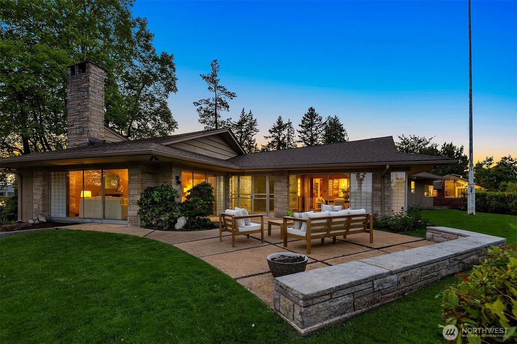 3704 48th Avenue NE, Seattle, WA 98105