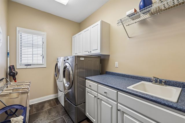 9317 Catalina Circle, Johnston, IA 50131