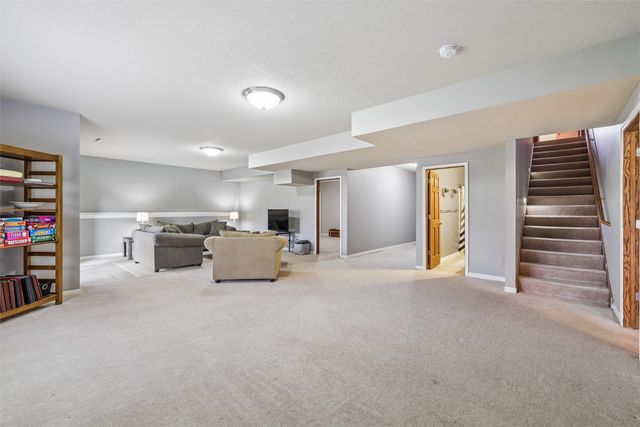 9317 Catalina Circle, Johnston, IA 50131