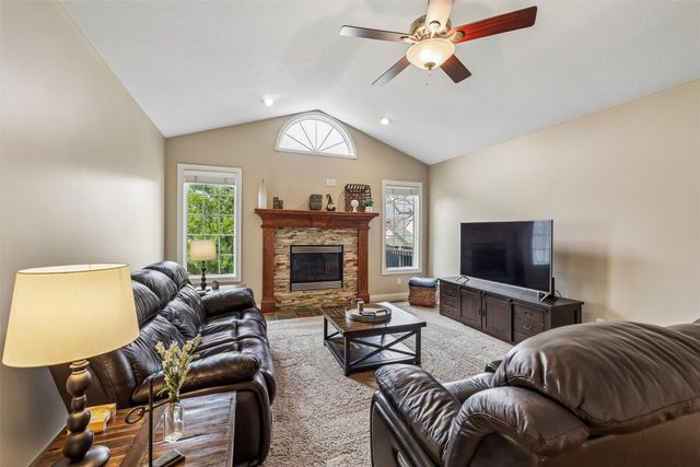 9317 Catalina Circle, Johnston, IA 50131
