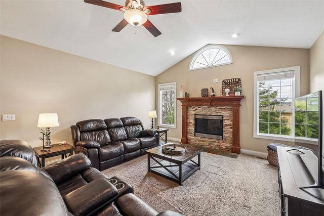 9317 Catalina Circle, Johnston, IA 50131