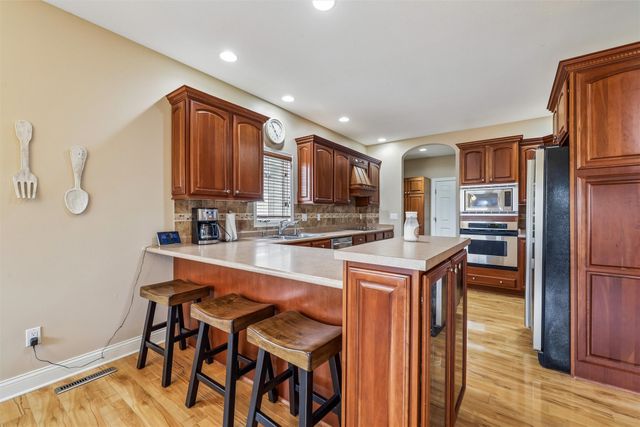 9317 Catalina Circle, Johnston, IA 50131