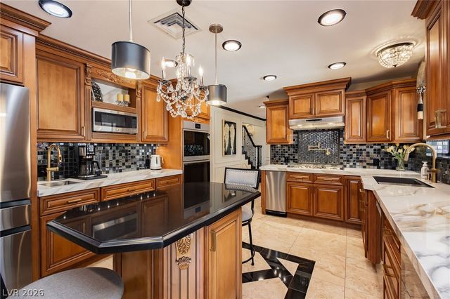 2835 South Buffalo Drive, Las Vegas, NV 89117
