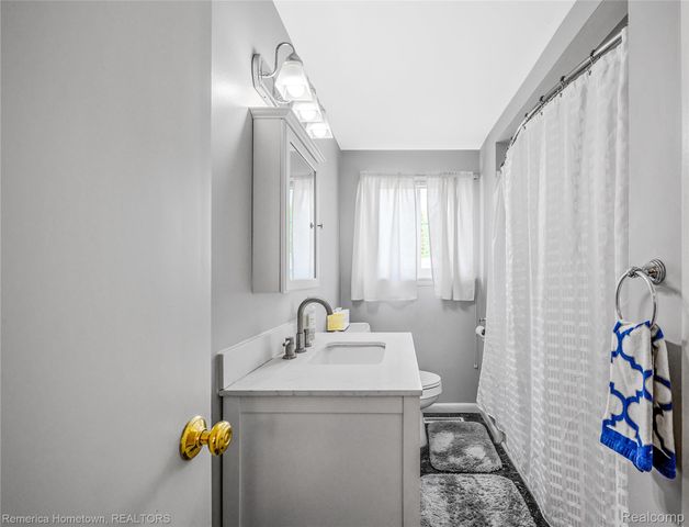 6842 Geronimo Street, Westland, MI 48185