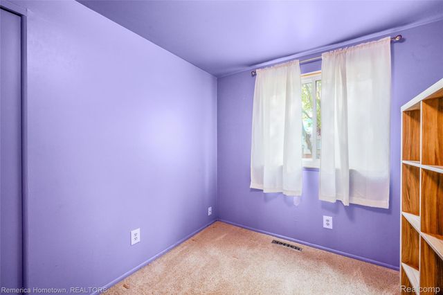 6842 Geronimo Street, Westland, MI 48185