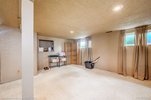 6842 Geronimo Street, Westland, MI 48185