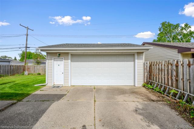 6842 Geronimo Street, Westland, MI 48185