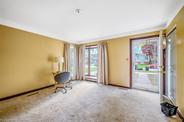 6842 Geronimo Street, Westland, MI 48185