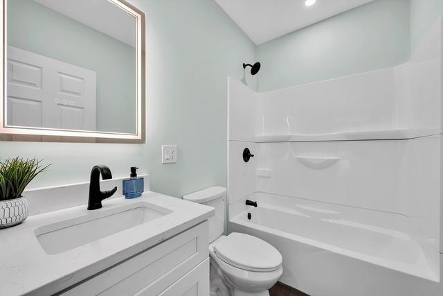 58 Lindell Ave, Leominster, MA 01453