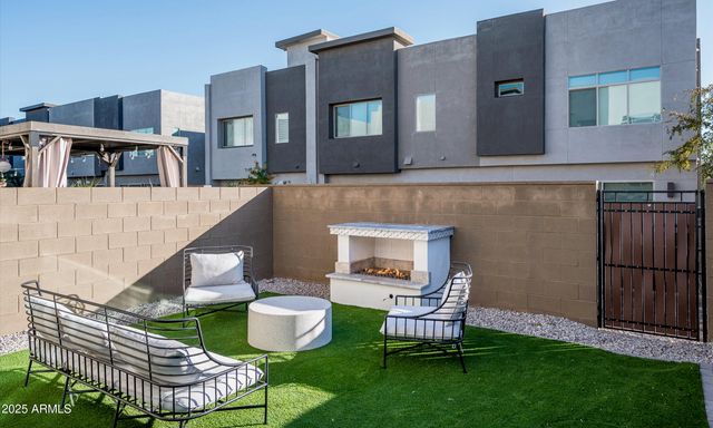 1933 W KINFIELD Trail, Phoenix, AZ 85085