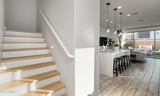 1933 W KINFIELD Trail, Phoenix, AZ 85085