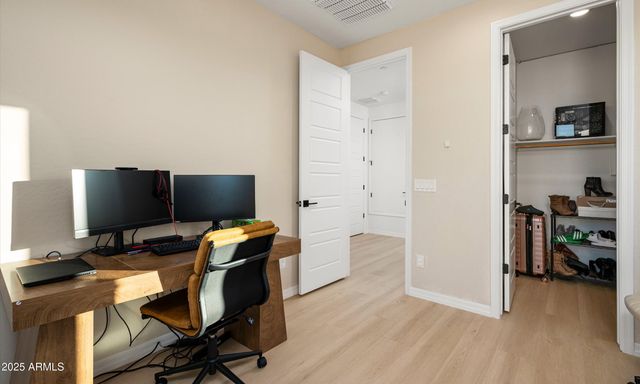 1933 W KINFIELD Trail, Phoenix, AZ 85085