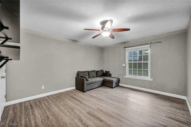 1251 W 70th Street, Cleveland, OH 44102