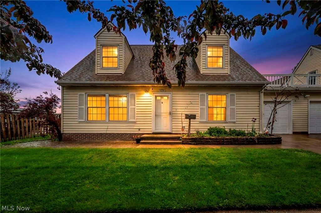 1251 W 70th Street, Cleveland, OH 44102