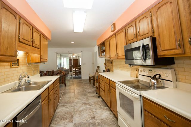 100 Oak Hills Road, Pinehurst, NC 28374