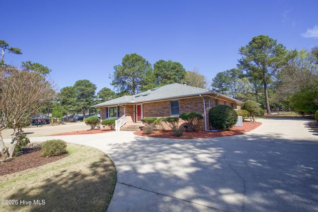 100 Oak Hills Road, Pinehurst, NC 28374