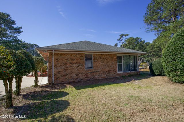 100 Oak Hills Road, Pinehurst, NC 28374