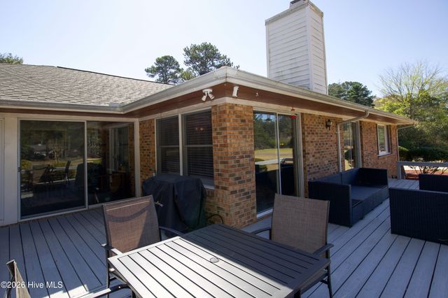 100 Oak Hills Road, Pinehurst, NC 28374