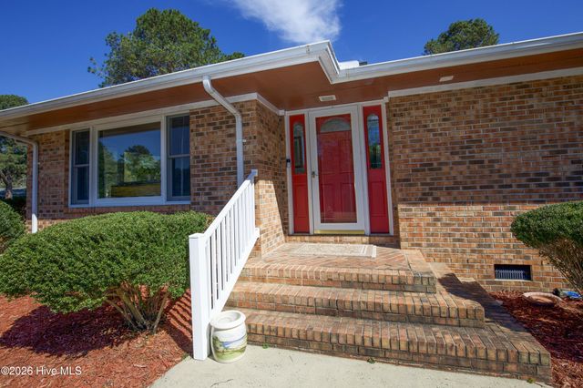 100 Oak Hills Road, Pinehurst, NC 28374