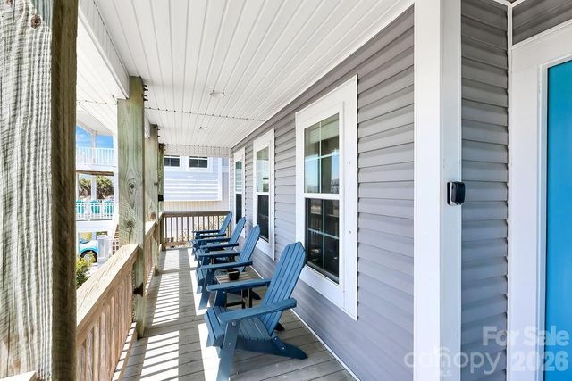 118 W Dolphin Drive, Oak Island, NC 28465