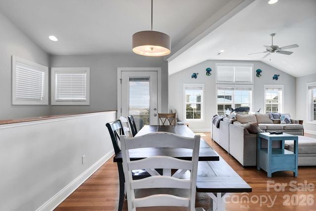 118 W Dolphin Drive, Oak Island, NC 28465