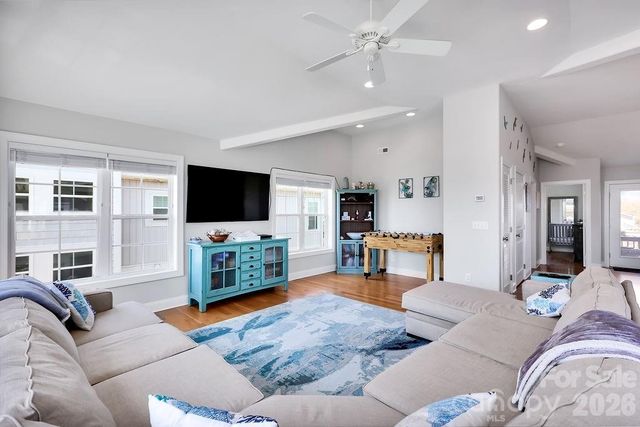 118 W Dolphin Drive, Oak Island, NC 28465
