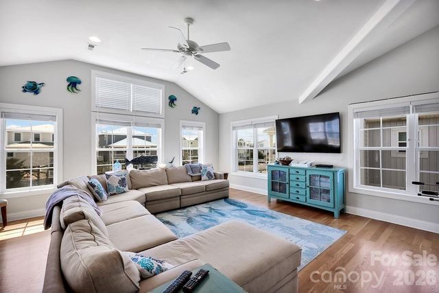 118 W Dolphin Drive, Oak Island, NC 28465
