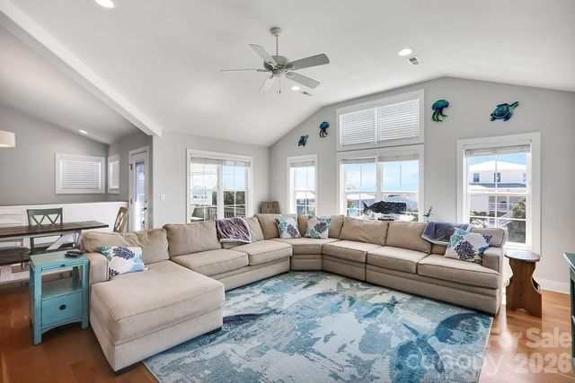 118 W Dolphin Drive, Oak Island, NC 28465