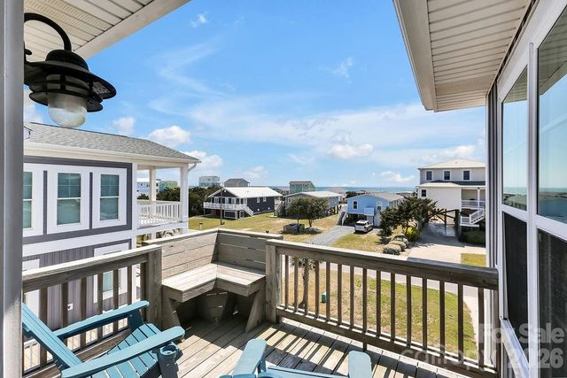 118 W Dolphin Drive, Oak Island, NC 28465