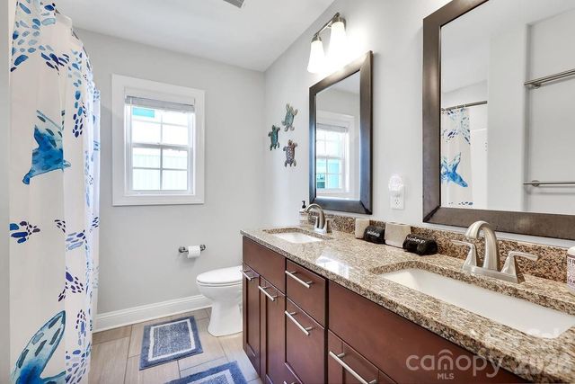 118 W Dolphin Drive, Oak Island, NC 28465