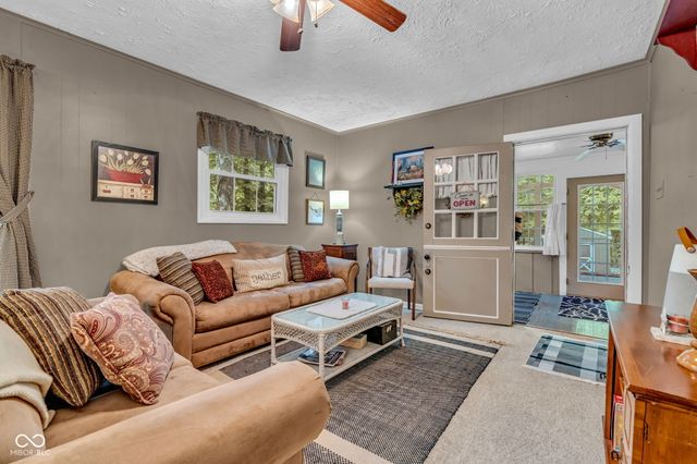 11033 Dogwood Lane, Cloverdale, IN 46120
