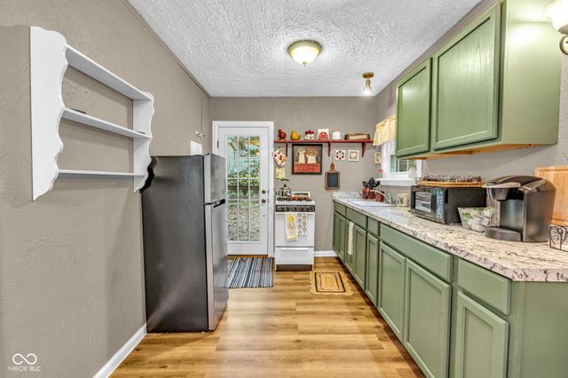 11033 Dogwood Lane, Cloverdale, IN 46120