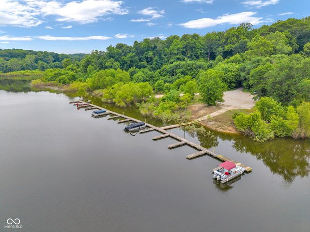 11033 Dogwood Lane, Cloverdale, IN 46120
