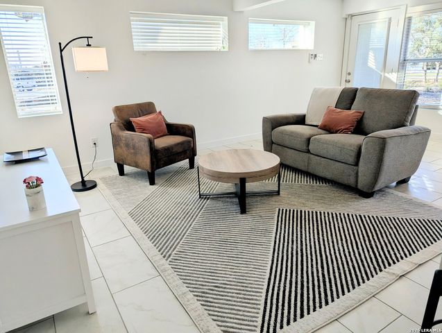 101 Aribe Dr Unit 1, San Antonio, TX 78216