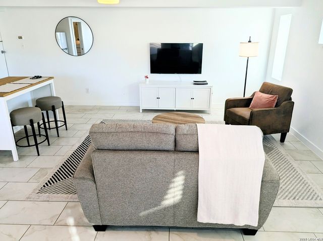 101 Aribe Dr Unit 1, San Antonio, TX 78216