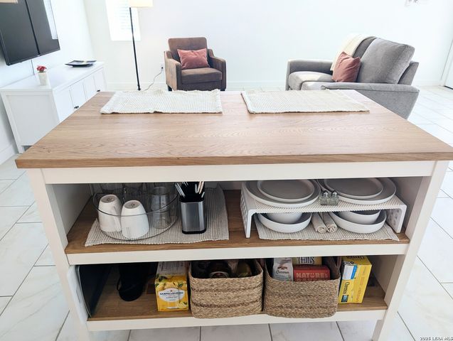 101 Aribe Dr Unit 1, San Antonio, TX 78216