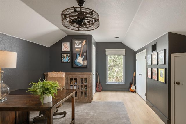 220 Fawn Meadow DR, Dripping Springs, TX 78620