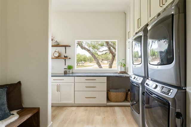 220 Fawn Meadow DR, Dripping Springs, TX 78620