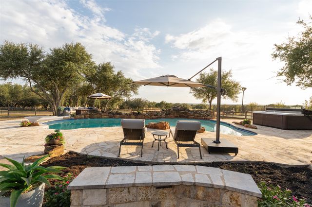 220 Fawn Meadow DR, Dripping Springs, TX 78620