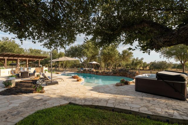 220 Fawn Meadow DR, Dripping Springs, TX 78620