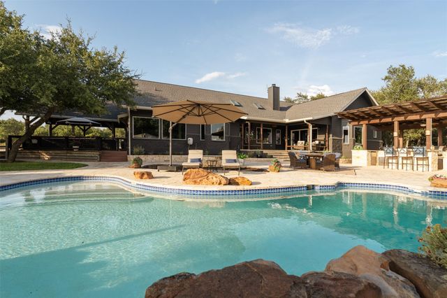 220 Fawn Meadow DR, Dripping Springs, TX 78620