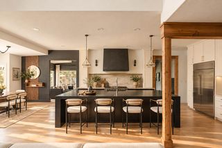 220 Fawn Meadow DR, Dripping Springs, TX 78620