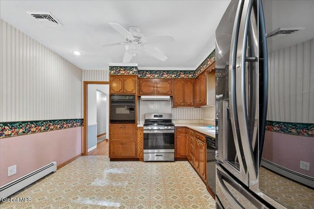 32 Tamarack Lane, Clifton Park, NY 12065