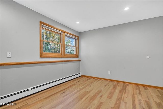 32 Tamarack Lane, Clifton Park, NY 12065